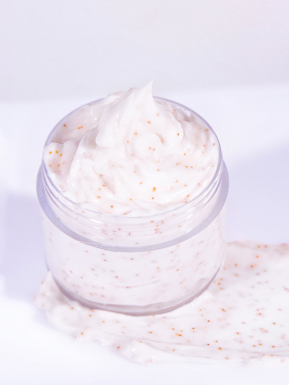 Tẩy Tế Bào Chết Kem Hạt