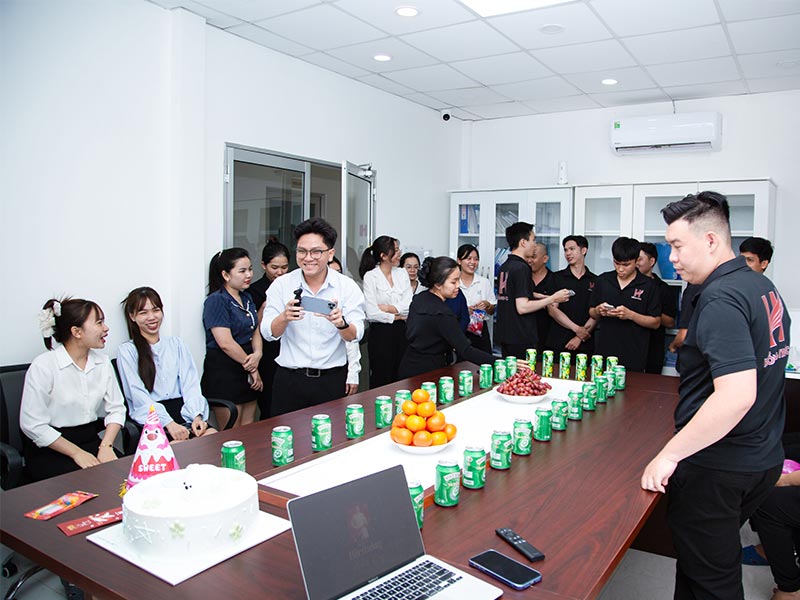 Sinh nhật nhân sự 11