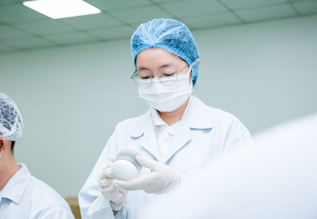 Pilot Batch trong sản xuất mỹ phẩm: Vì sao 1 đơn vị đồng hành R&D nên làm mẫu thử trước khi ra hàng loạt
